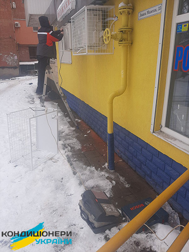 Установка защитных решеток на наружные блоки, Полтава фото