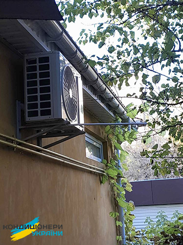 Зовнішній блок кондиціонера Купер Хантер на об'єкті в Житомирі фото
