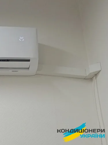 Монтаж внутрішнього блока з декоративним коробом фото 3