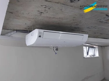 Установка напольно-потолочного кондиционера Купер Хантер под потолок фото 4